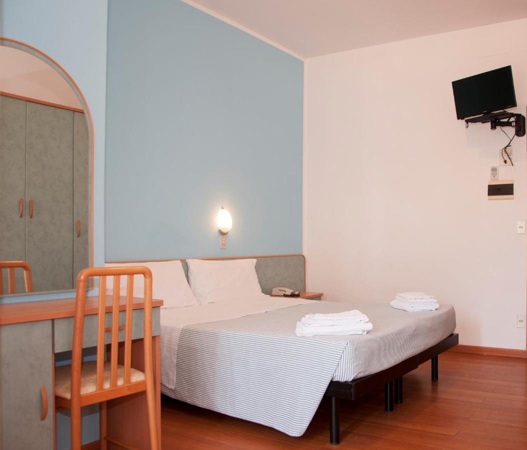 Hotel Rugantino Cesenatico Exterior foto